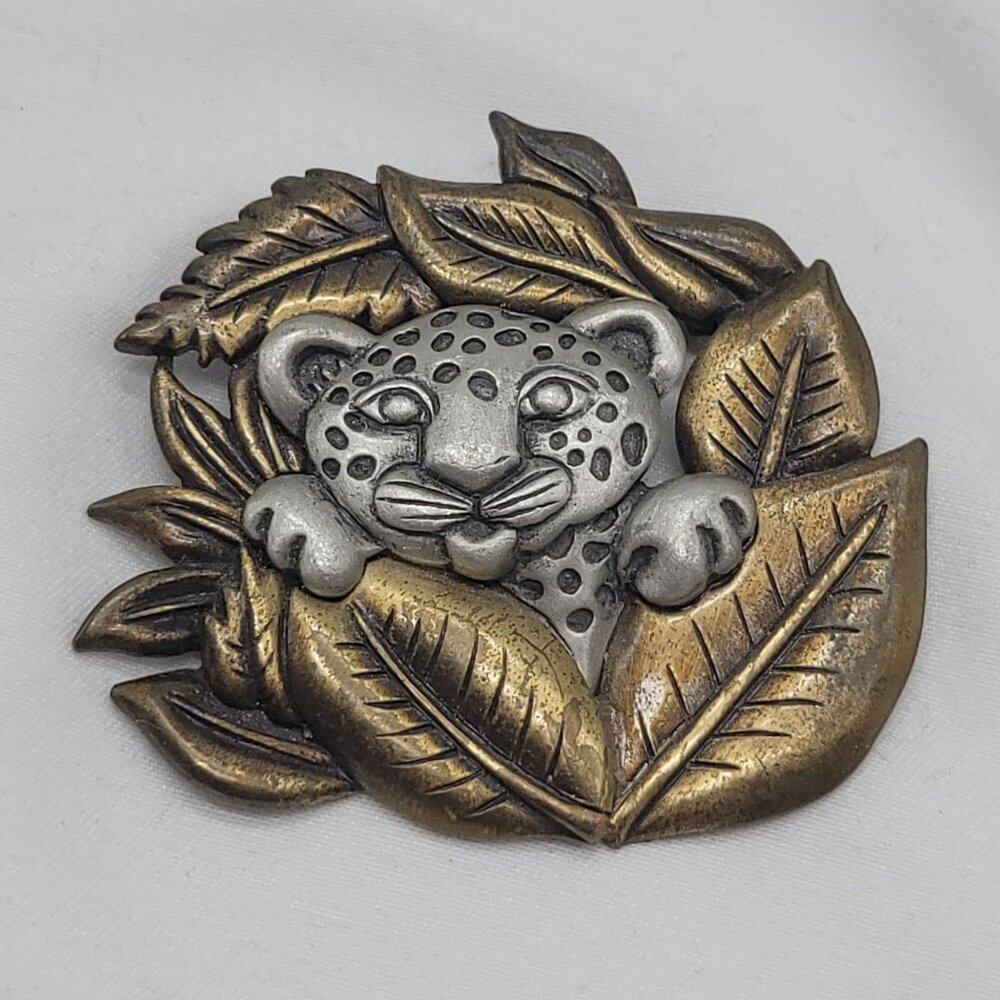 JJ Vintage Leopard Jungle Brooch Pin Pewter Brass Leaf Design Animal Jewelry - Picture 7 of 9